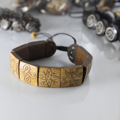 Bone bracelet Ashtamangala - square, light brown Nepal