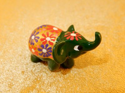 Hand-painted elephant statuette Atas Hijau | 660901