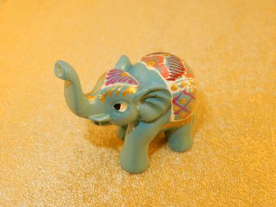 Hand-painted elephant statuette Belal Laut