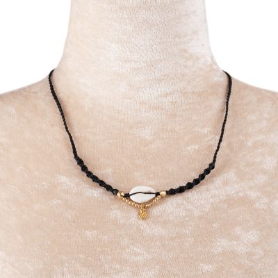 Macramé necklace with a Kauri shell - Kaleo Black