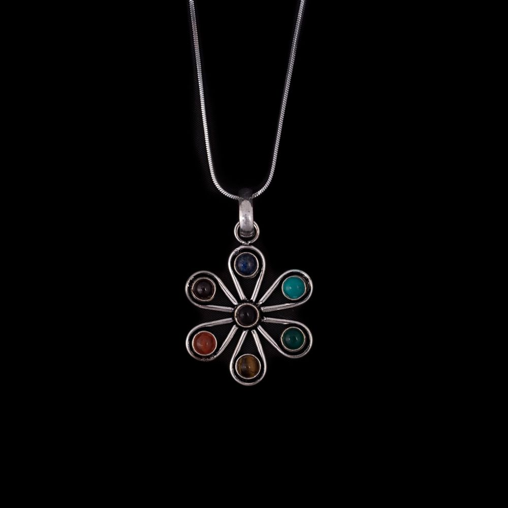 German silver pendant with seven chakras – Chakra flower India