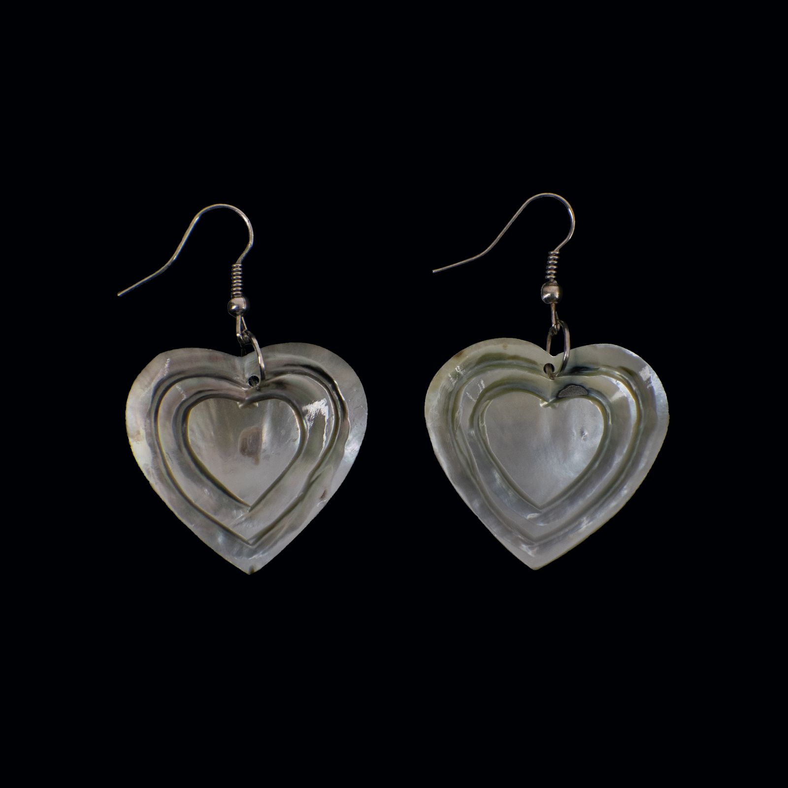 Shell earrings Nacreous Heart Indonesia