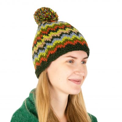 Woolen hat with pompom Warm Embrace
