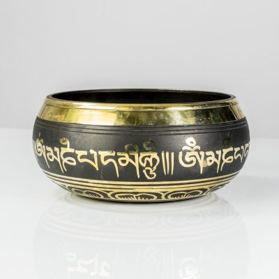Engraved tibetan bowl Buddha's Eyes 3 Nepal