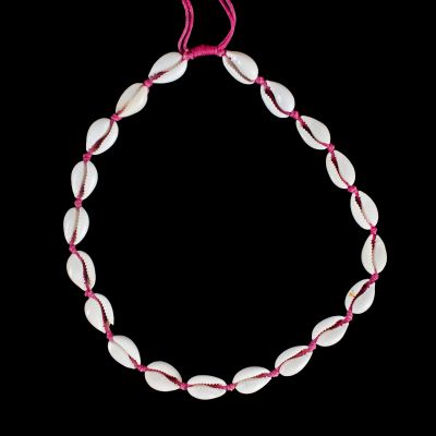 Macramé necklace with Kauri shells - Luanna Dark Pink Thailand