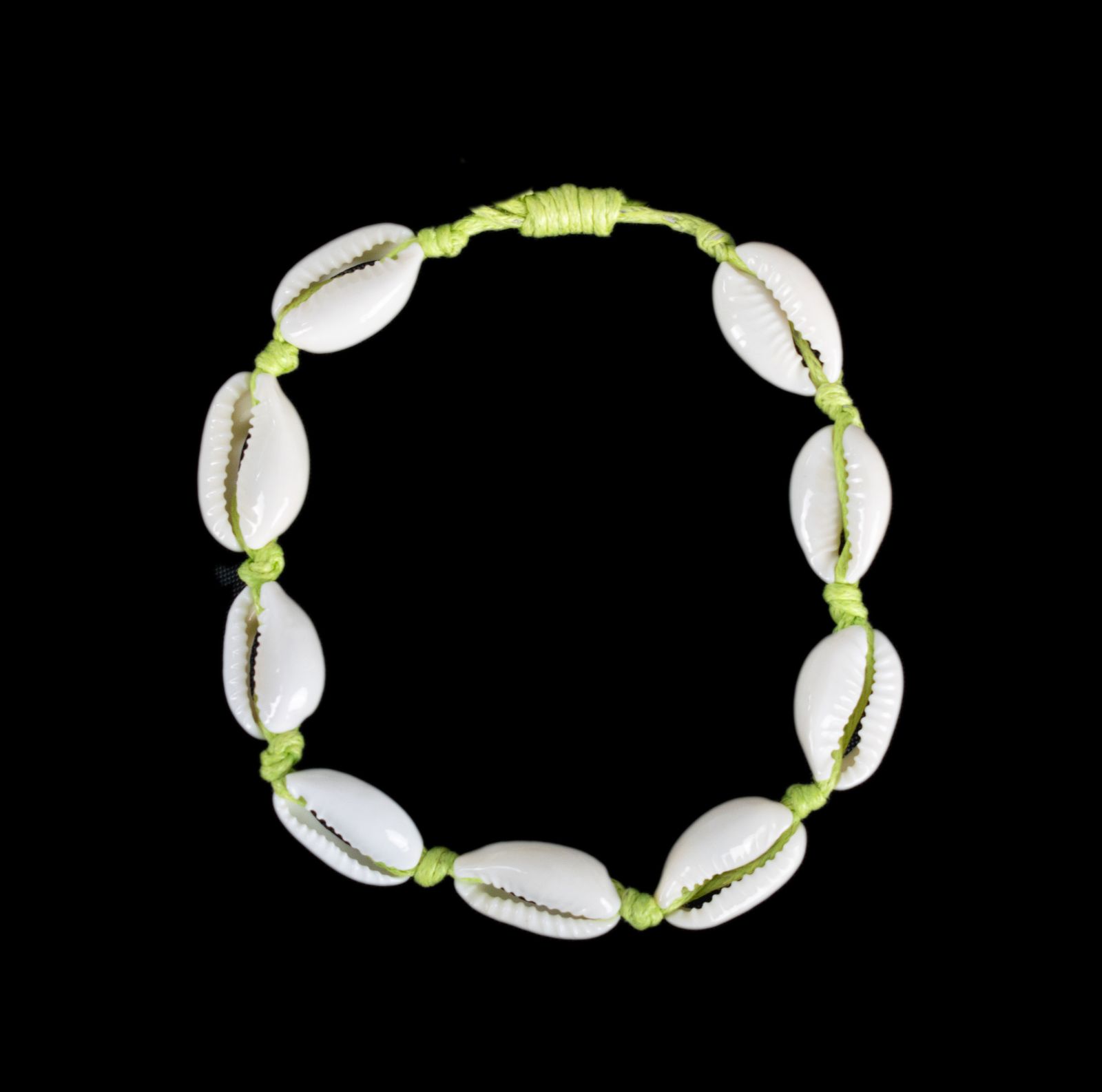 Macramé bracelet with Kauri shells - Luanna Light Green Thailand